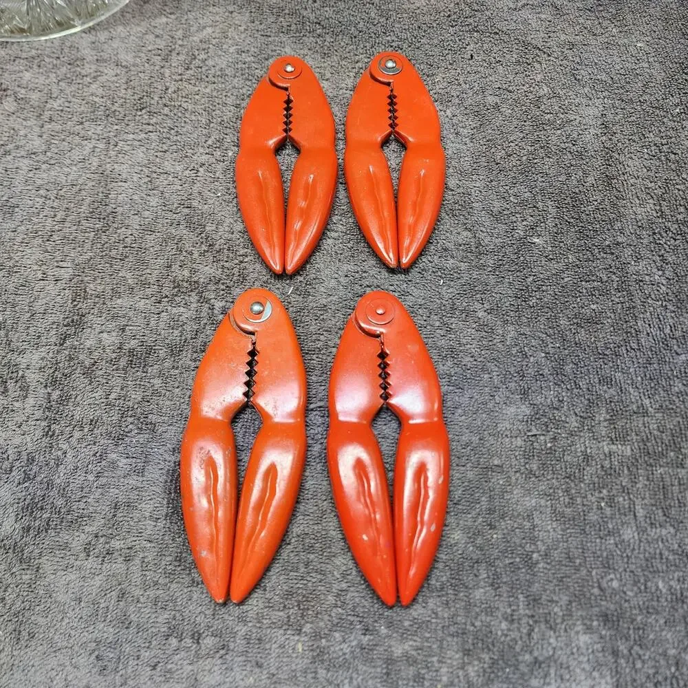 Set of 4 Crab lobster crackers metal b38